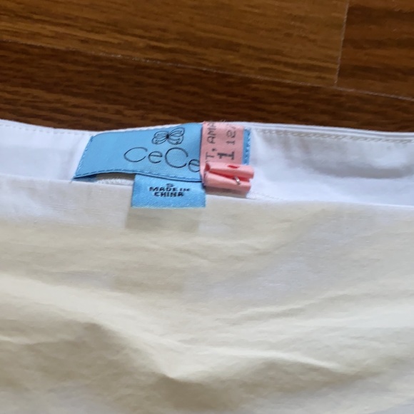 Cece offshoulder white top with 3/4 tie sleeves - Picture 2 of 4